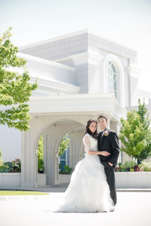 EK-Studios-Wedding-Photographer-Mount-Timpanogos-Temple018-Blog(pp_w480_h719)