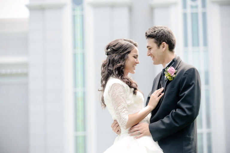 EK-Studios-Wedding-Photographer-Mount-Timpanogos-Temple025-Blog(pp_w768_h511)