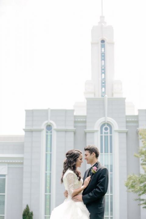 EK-Studios-Wedding-Photographer-Mount-Timpanogos-Temple026-Blog(pp_w480_h720)