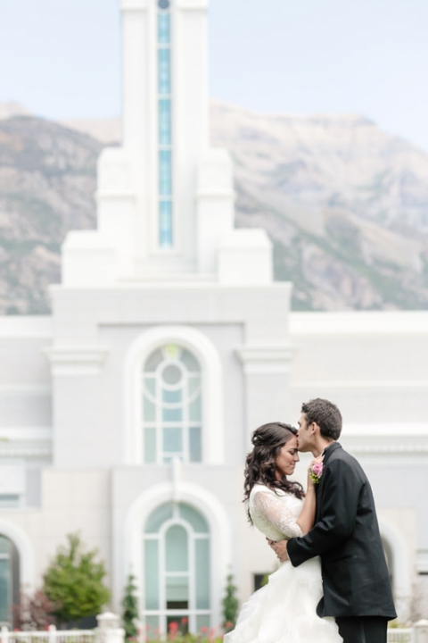 EK-Studios-Wedding-Photographer-Mount-Timpanogos-Temple030-Blog(pp_w480_h720)