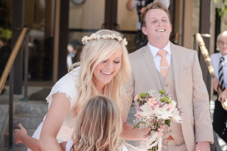 EK-Studios-Wedding-Photographer-SLC-Temple-backyard-wedding-big-long-table007-Blog(pp_w768_h512)