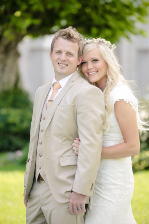 EK-Studios-Wedding-Photographer-SLC-Temple-backyard-wedding-big-long-table015-Blog(pp_w480_h720)