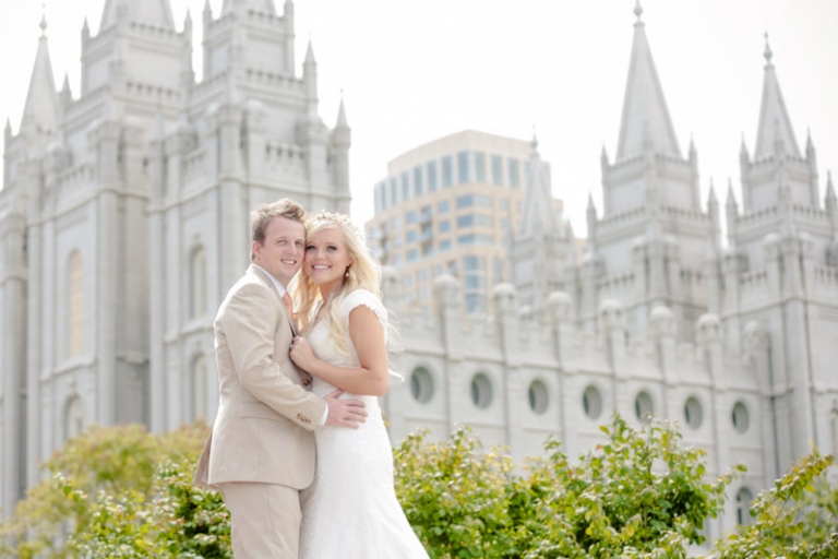 EK-Studios-Wedding-Photographer-SLC-Temple-backyard-wedding-big-long-table027-Blog(pp_w768_h512)