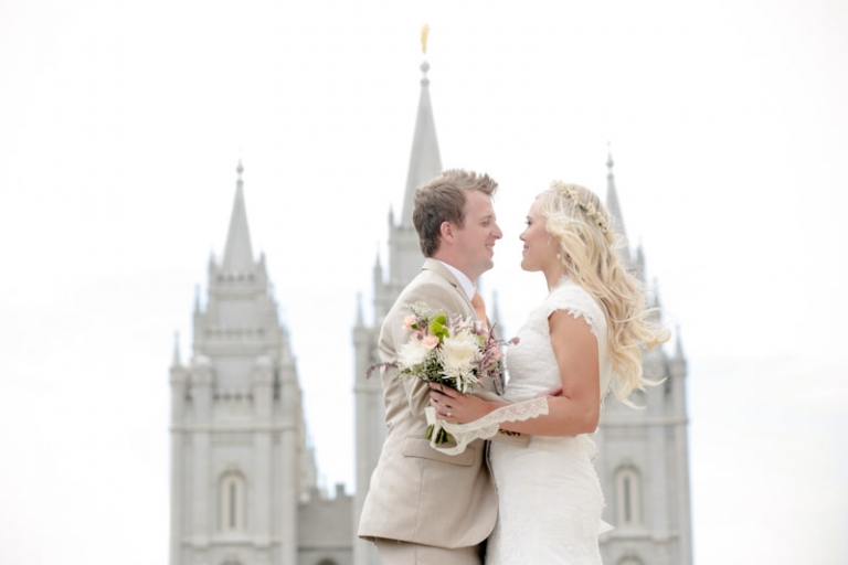 EK-Studios-Wedding-Photographer-SLC-Temple-backyard-wedding-big-long-table030-Blog(pp_w768_h512)