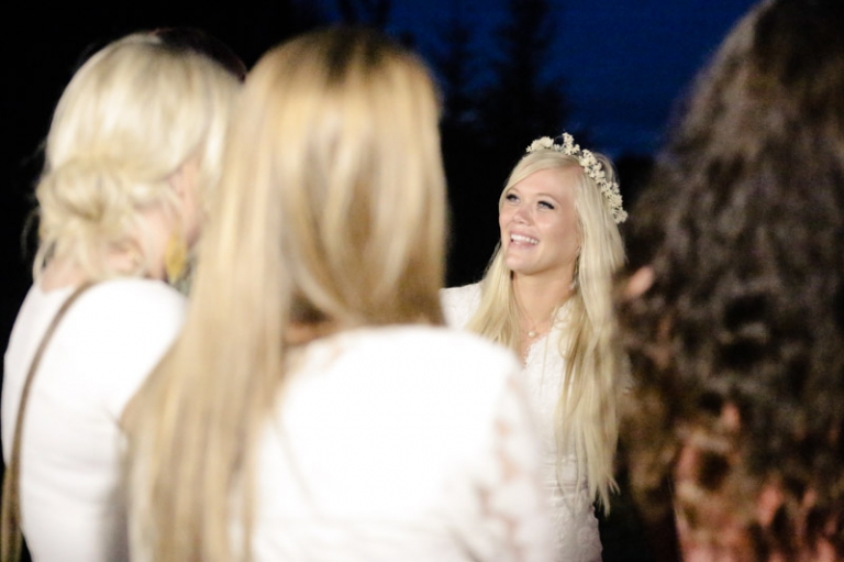 EK-Studios-Wedding-Photographer-SLC-Temple-backyard-wedding-big-long-table078-Blog(pp_w768_h511)