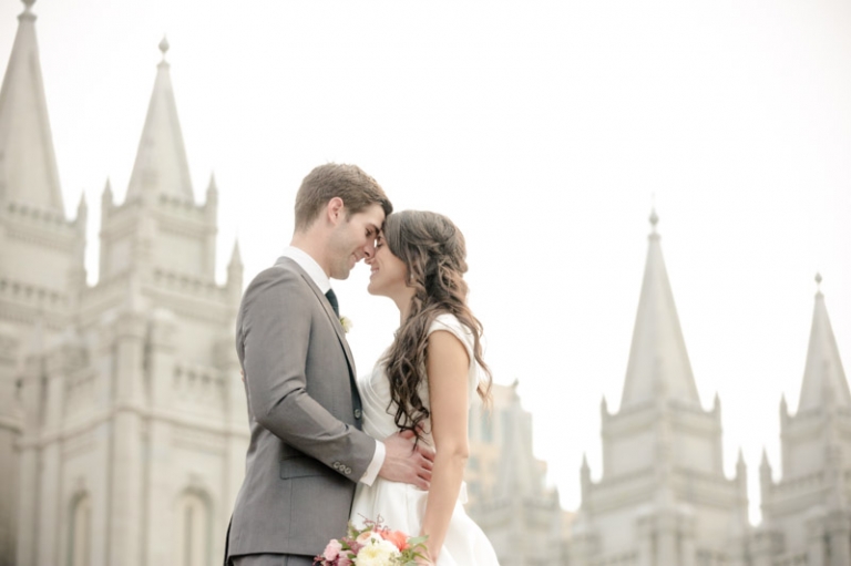 EK-Studios-Wedding-Photographer-Salt-Lake-City-Temple-Wedding-JSMB-Reception025-Blog(pp_w768_h511)