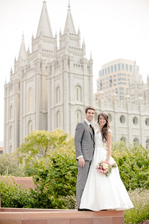 EK-Studios-Wedding-Photographer-Salt-Lake-City-Temple-Wedding-JSMB-Reception026-Blog(pp_w480_h720)