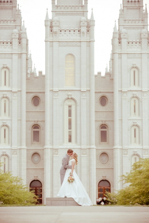 EK-Studios-Wedding-Photographer-Salt-Lake-Temple-wedding033-Blog(pp_w480_h719)