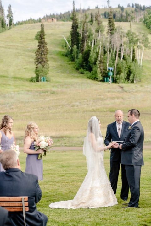 EK-Studios-Wedding-Photographer-Silver-Lake-Lodge-Park-City-Wedding028-Blog(pp_w480_h720)