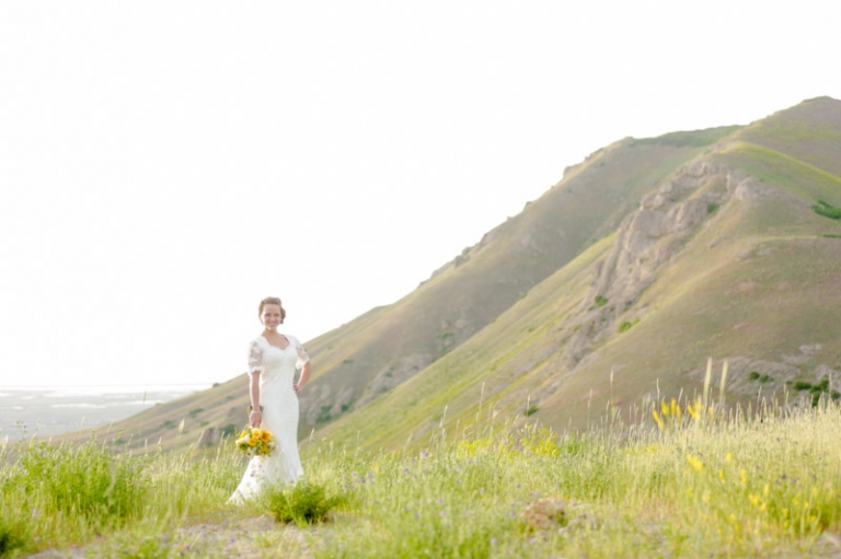 EK-Studios-Utah-Wedding-Photographers-Bridals-over-looking-the-city-SLC002-Blog(pp_w768_h511)