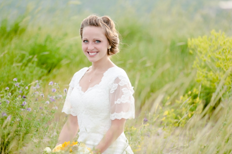 EK-Studios-Utah-Wedding-Photographers-Bridals-over-looking-the-city-SLC006-Blog(pp_w768_h511)