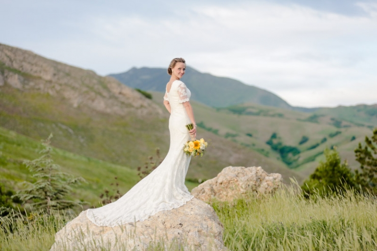 EK-Studios-Utah-Wedding-Photographers-Bridals-over-looking-the-city-SLC008-Blog(pp_w768_h511)