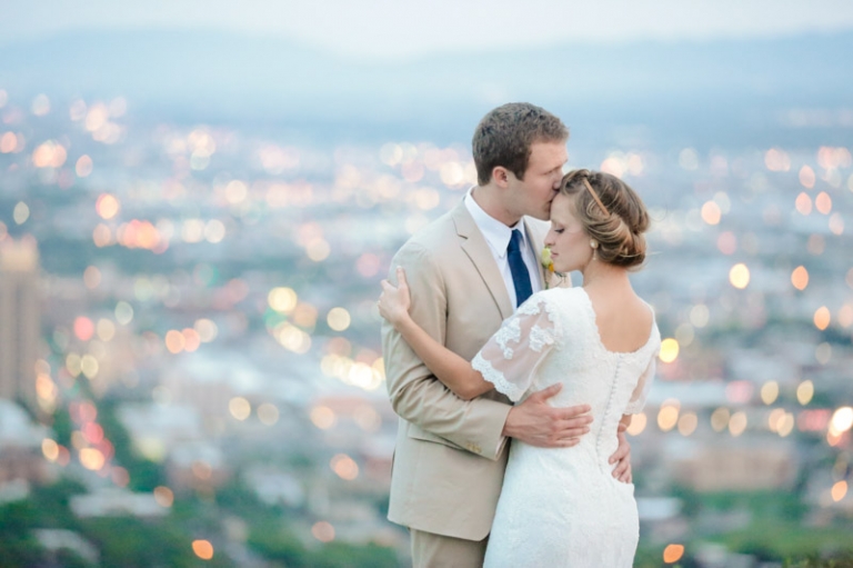 EK-Studios-Utah-Wedding-Photographers-Bridals-over-looking-the-city-SLC029-Blog(pp_w768_h511)