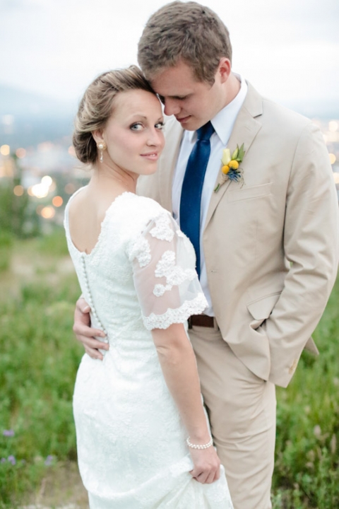 EK-Studios-Utah-Wedding-Photographers-Bridals-over-looking-the-city-SLC031-Blog(pp_w480_h720)