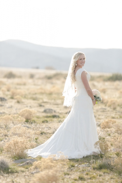 EK-Studios-Utah-Wedding-Photographers-Bridals-in-open-field004-Blog(pp_w480_h720)