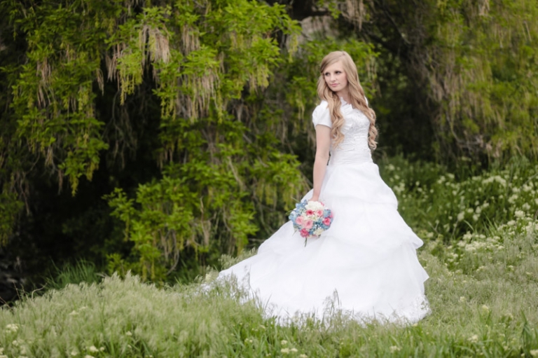 EK-Studios-Utah-Wedding-Photographers-Bridals-in-the-Spring010-Blog(pp_w768_h511)