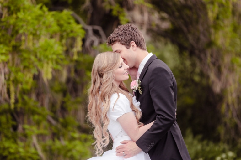 EK-Studios-Utah-Wedding-Photographers-Bridals-in-the-Spring011-Blog(pp_w768_h511)