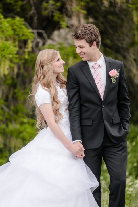 EK-Studios-Utah-Wedding-Photographers-Bridals-in-the-Spring013-Blog(pp_w480_h720)