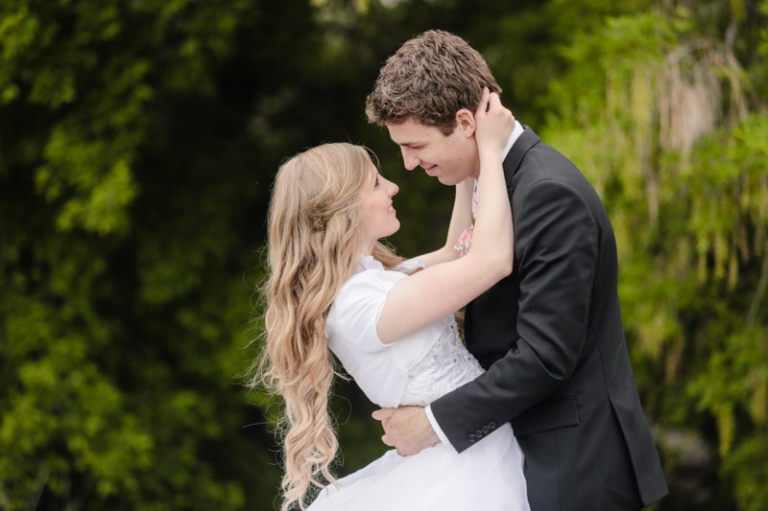EK-Studios-Utah-Wedding-Photographers-Bridals-in-the-Spring014-Blog(pp_w768_h511)
