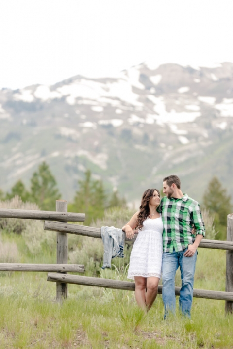 EK-Studios-Utah-Wedding-Photographers-Engagements-in-the-mountains011-Blog(pp_w480_h720)