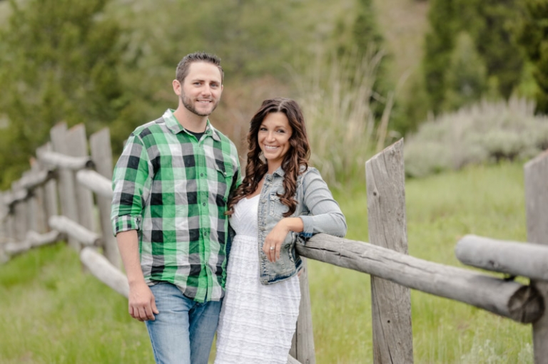 EK-Studios-Utah-Wedding-Photographers-Engagements-in-the-mountains012-Blog(pp_w768_h511)