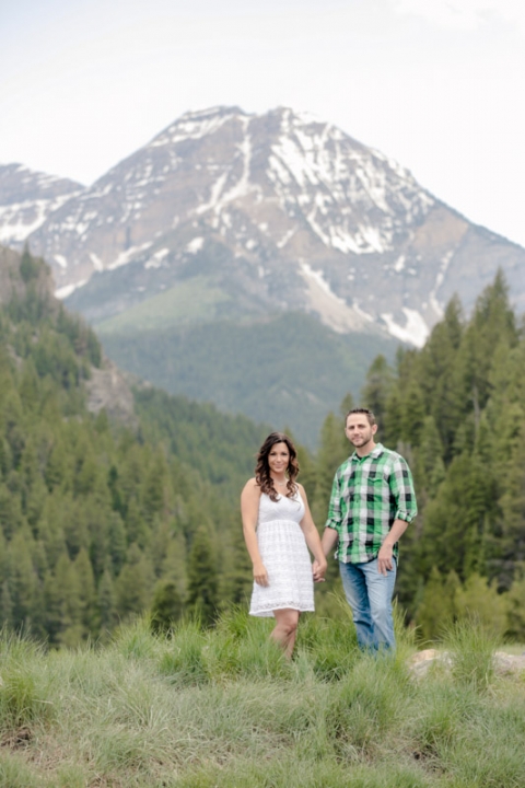 EK-Studios-Utah-Wedding-Photographers-Engagements-in-the-mountains016-Blog(pp_w480_h720)