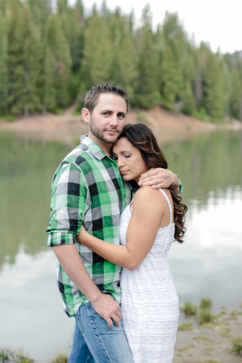 EK-Studios-Utah-Wedding-Photographers-Engagements-in-the-mountains018-Blog(pp_w480_h720)
