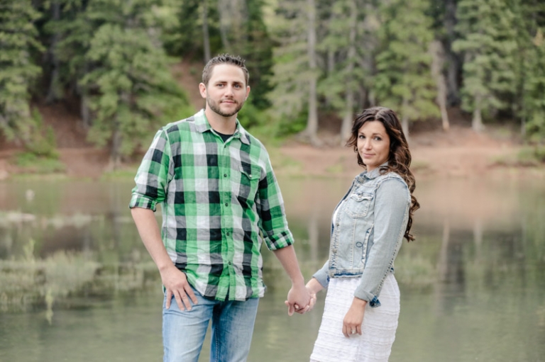 EK-Studios-Utah-Wedding-Photographers-Engagements-in-the-mountains022-Blog(pp_w768_h511)