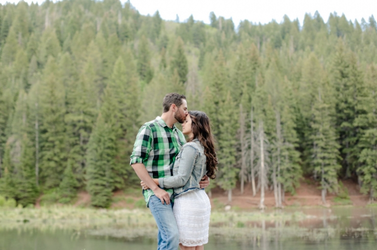 EK-Studios-Utah-Wedding-Photographers-Engagements-in-the-mountains025-Blog(pp_w768_h511)