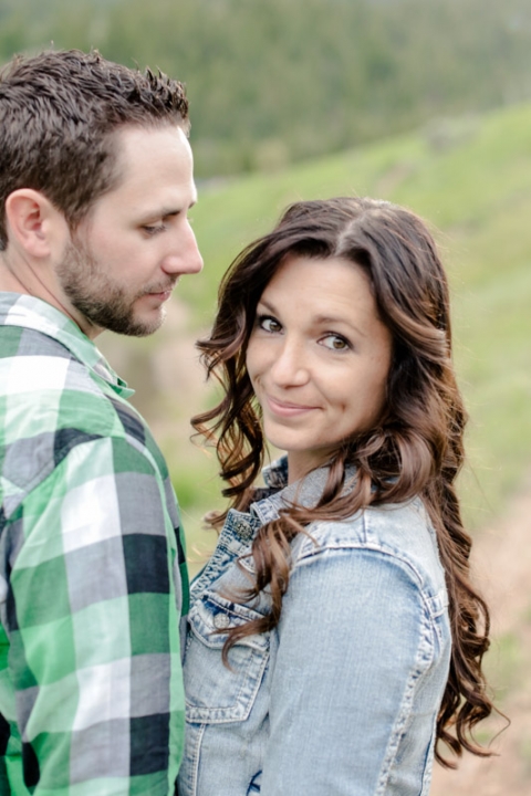 EK-Studios-Utah-Wedding-Photographers-Engagements-in-the-mountains027-Blog(pp_w480_h720)