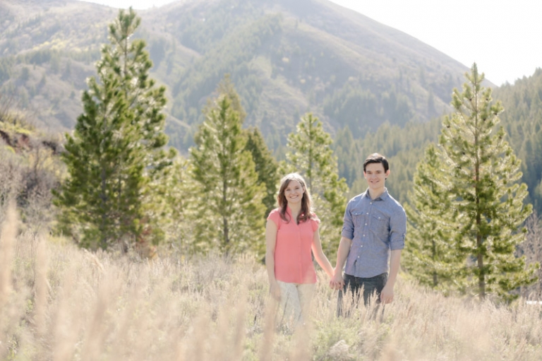 EK-Studios-Utah-Wedding-Photographers-Engagements-in-the-mountians021-Blog(pp_w768_h511)