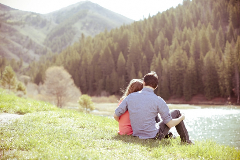 EK-Studios-Utah-Wedding-Photographers-Engagements-in-the-mountians025-Blog(pp_w768_h511)