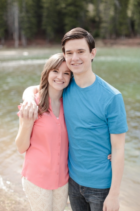 EK-Studios-Utah-Wedding-Photographers-Engagements-in-the-mountians027-Blog(pp_w480_h720)