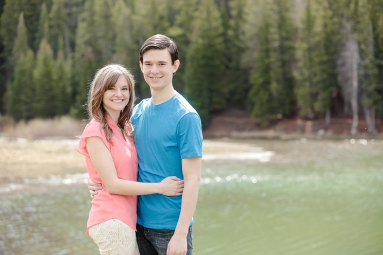 EK-Studios-Utah-Wedding-Photographers-Engagements-in-the-mountians030-Blog(pp_w768_h511)