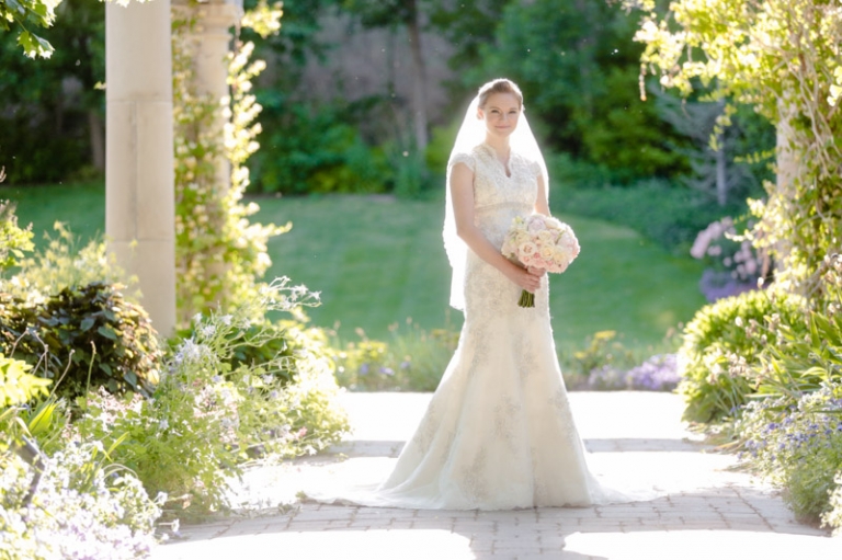 EK-Studios-Utah-Wedding-Photographers-Morinda-Garden-Bridals001-Blog(pp_w768_h511)