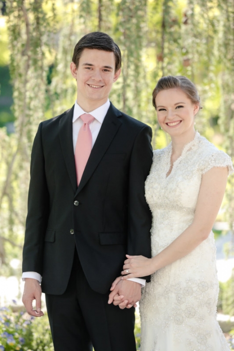 EK-Studios-Utah-Wedding-Photographers-Morinda-Garden-Bridals009-Blog(pp_w480_h720)