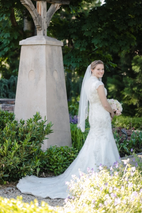 EK-Studios-Utah-Wedding-Photographers-Morinda-Garden-Bridals035-Blog(pp_w480_h720)
