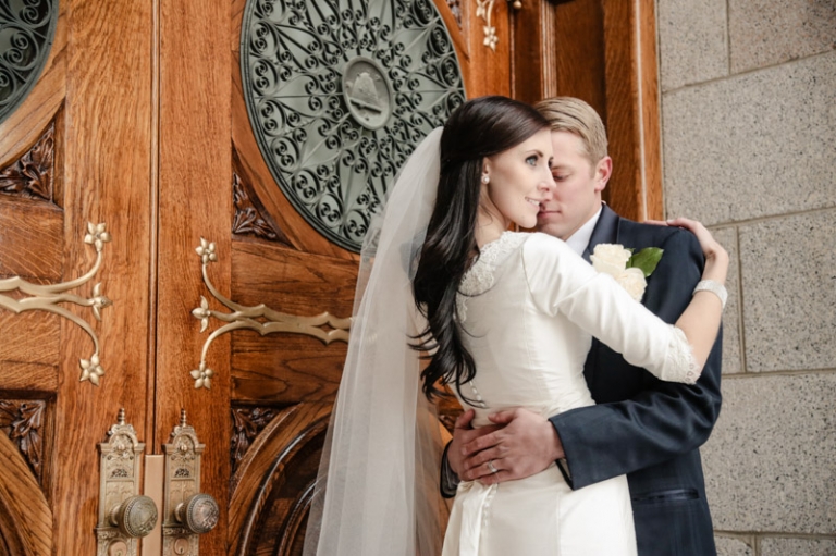 EK-Studios-Utah-Wedding-Photographers-Noahs-Wedding-Reception-South-Jordan017-Blog(pp_w768_h511)