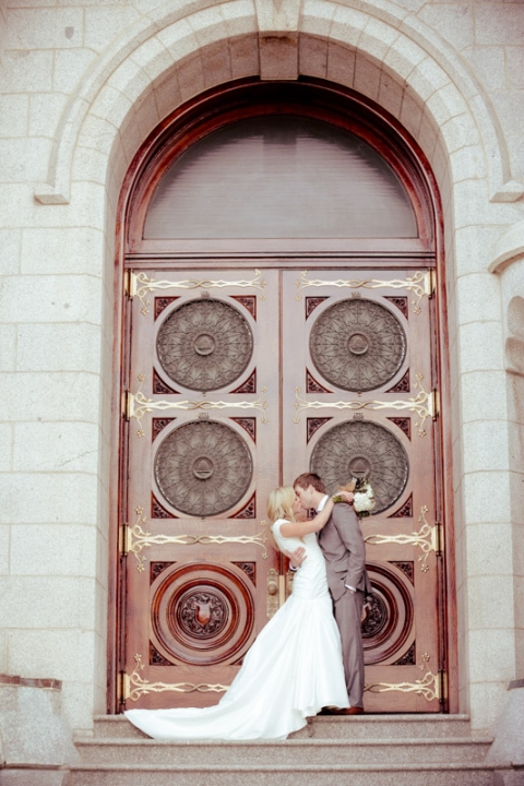 EK-Studios-Utah-Wedding-Photographers-Nohas-wedding-Reception-South-Jordan012-Blog(pp_w480_h720)