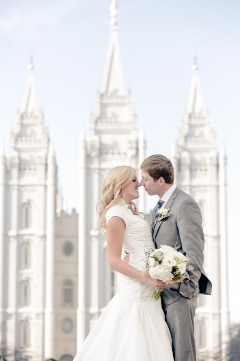 EK-Studios-Utah-Wedding-Photographers-Nohas-wedding-Reception-South-Jordan025-Blog(pp_w480_h720)