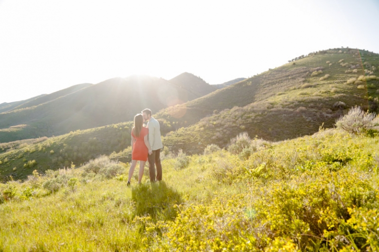 EK-Studios-Utah-Wedding-Photographers-Romantic-Engagements-in-the-canyon004-Blog(pp_w768_h511)