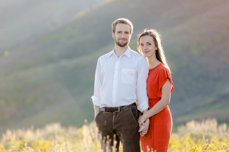 EK-Studios-Utah-Wedding-Photographers-Romantic-Engagements-in-the-canyon010-Blog(pp_w768_h511)