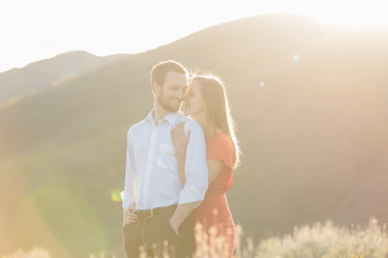 EK-Studios-Utah-Wedding-Photographers-Romantic-Engagements-in-the-canyon012-Blog(pp_w768_h511)