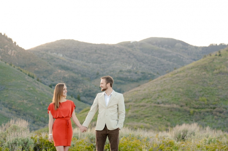 EK-Studios-Utah-Wedding-Photographers-Romantic-Engagements-in-the-canyon027-Blog(pp_w768_h511)