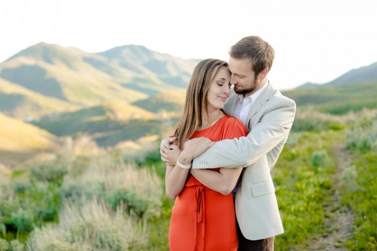 EK-Studios-Utah-Wedding-Photographers-Romantic-Engagements-in-the-canyon028-Blog(pp_w768_h511)