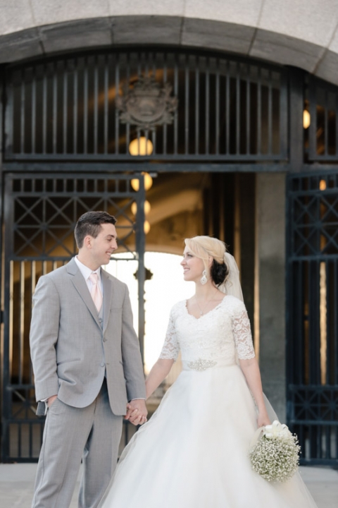 EK-Studios-Utah-Wedding-Photographers-SLC-Capitol-Building-Bridals013-Blog(pp_w480_h720)