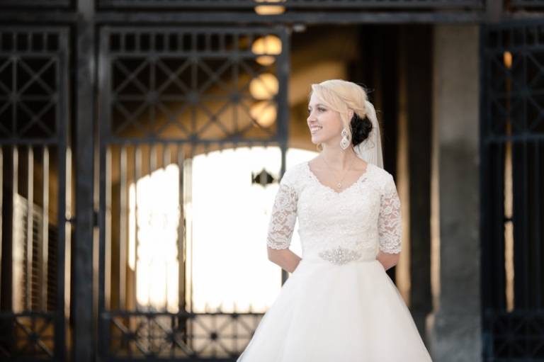 EK-Studios-Utah-Wedding-Photographers-SLC-Capitol-Building-Bridals014-Blog(pp_w768_h511)