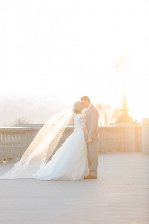 EK-Studios-Utah-Wedding-Photographers-SLC-Capitol-Building-Bridals017-Blog(pp_w480_h720)