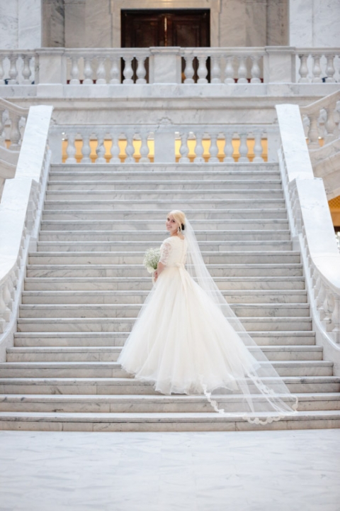 EK-Studios-Utah-Wedding-Photographers-SLC-Capitol-Building-Bridals021-Blog(pp_w480_h720)