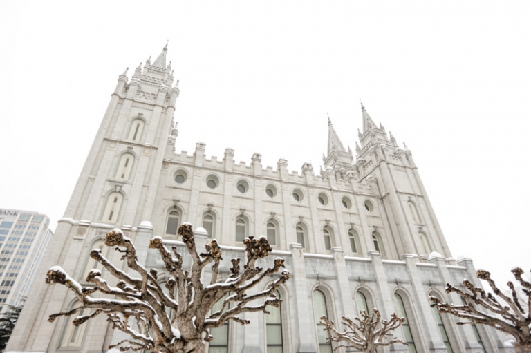 EK-Studios-Utah-Wedding-Photographers-SLC-temple-Snowy-wedding-Le-Jardin-Reception001-Blog(pp_w768_h511)
